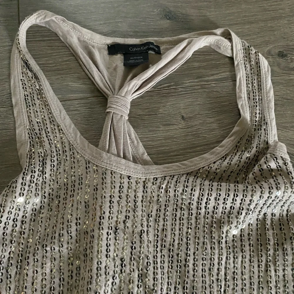 Tank tops - Picture 2 of 2